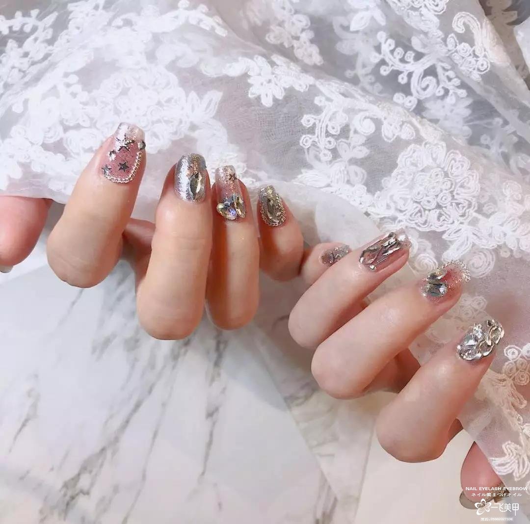過年、聚會和婚禮等各場合都適用的美甲款式