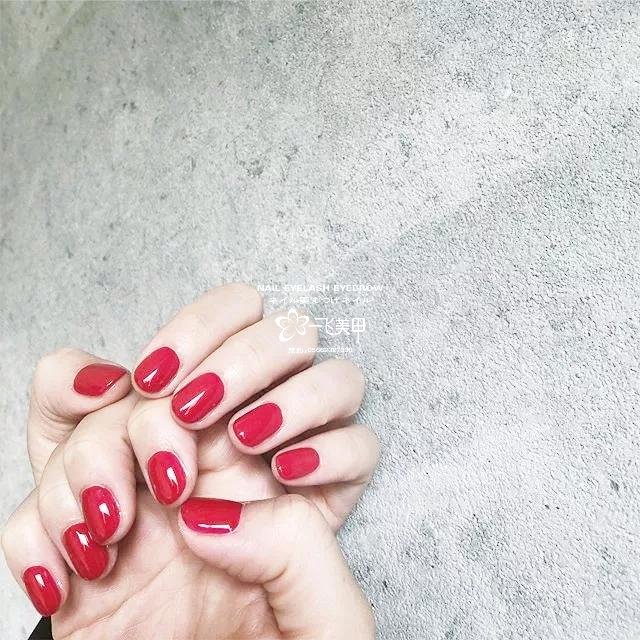 你喜歡純色甲嗎？那種極簡(jiǎn)且好看的。