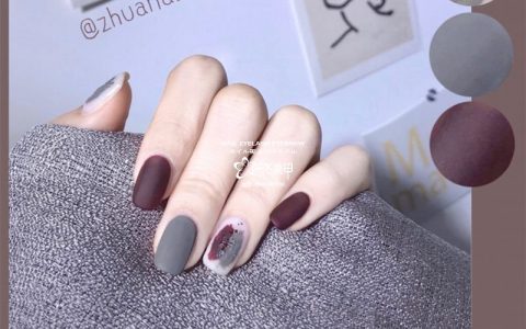 簡(jiǎn)約而不簡(jiǎn)單，磨砂美甲！絲襪一般的感覺(jué)