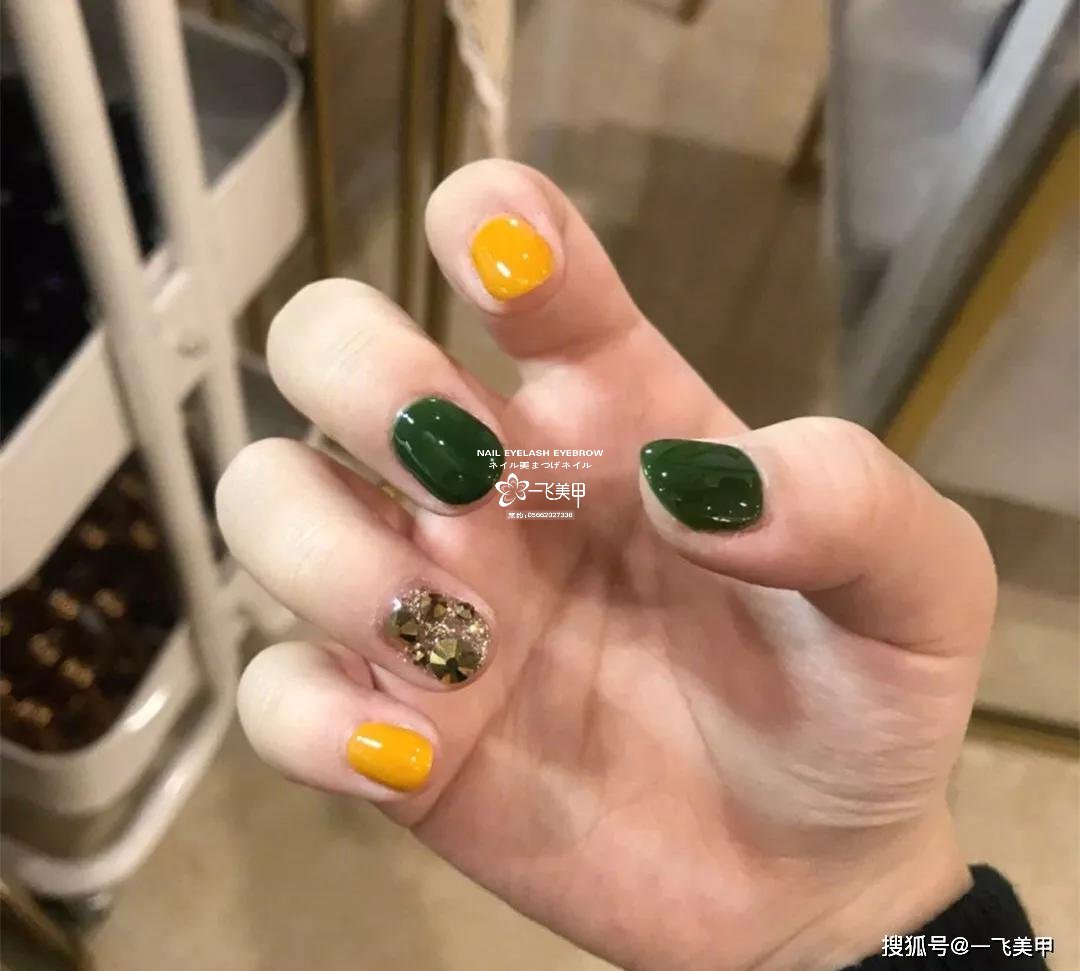 姜黃色跳色美甲，真的美炸了！