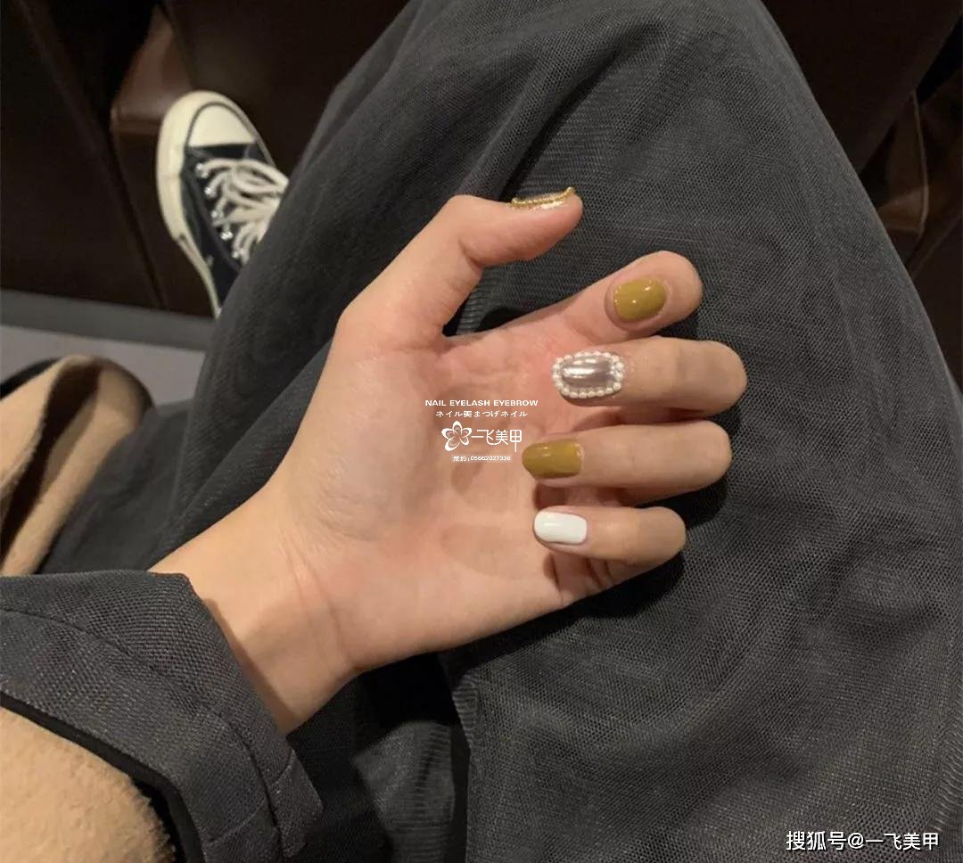 姜黃色跳色美甲，真的美炸了！
