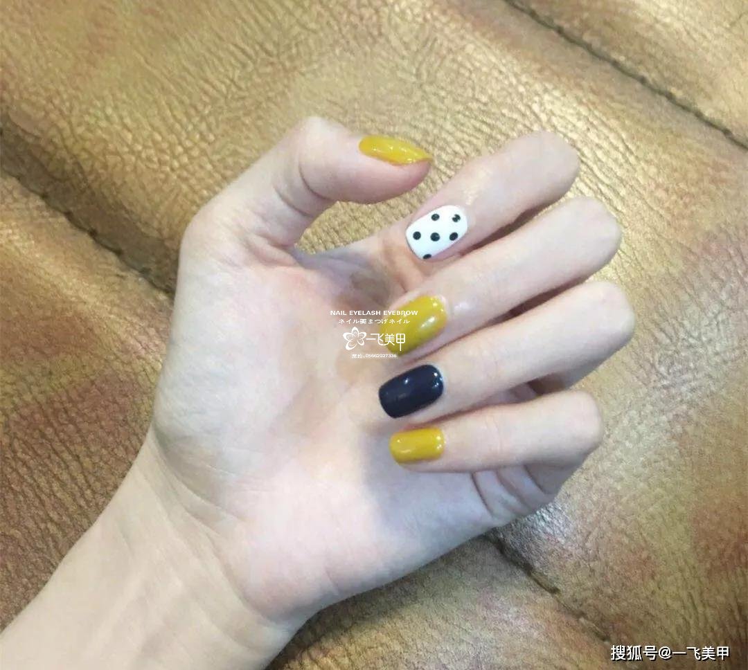 姜黃色跳色美甲，真的美炸了！