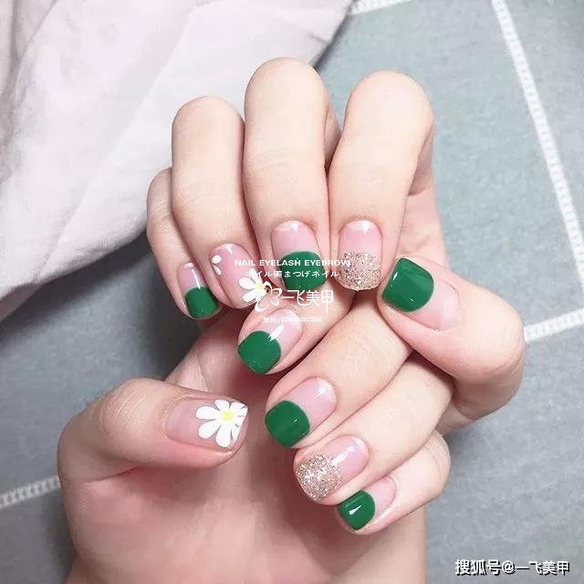 雛菊元素在春天做在手上，那是一種春的氣息
