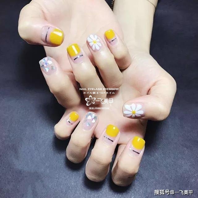 雛菊元素在春天做在手上，那是一種春的氣息