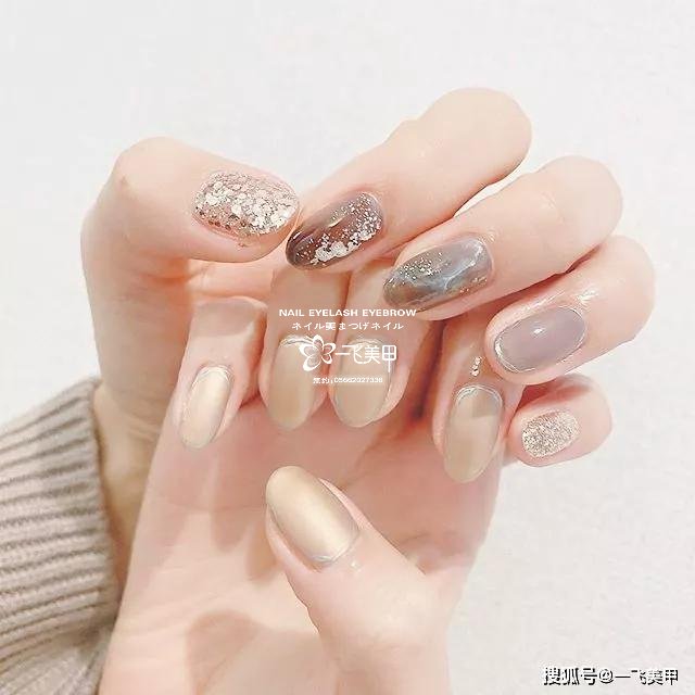 ins風(fēng)AB款美甲？不對(duì)稱也好看！