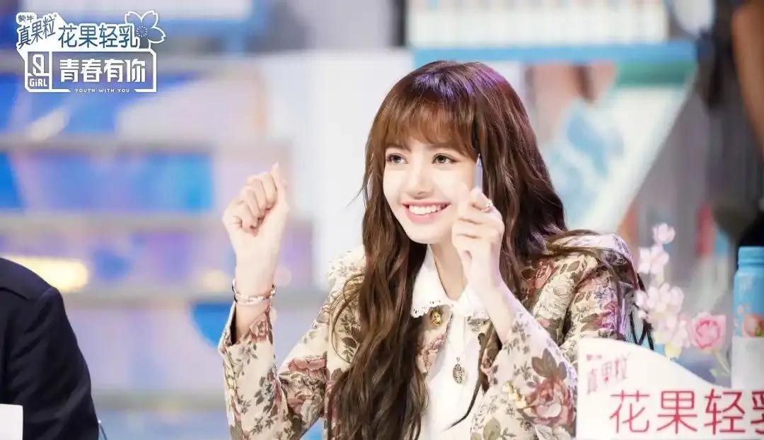 lisa是什么寶藏女孩啊，同款美甲也太種草了吧