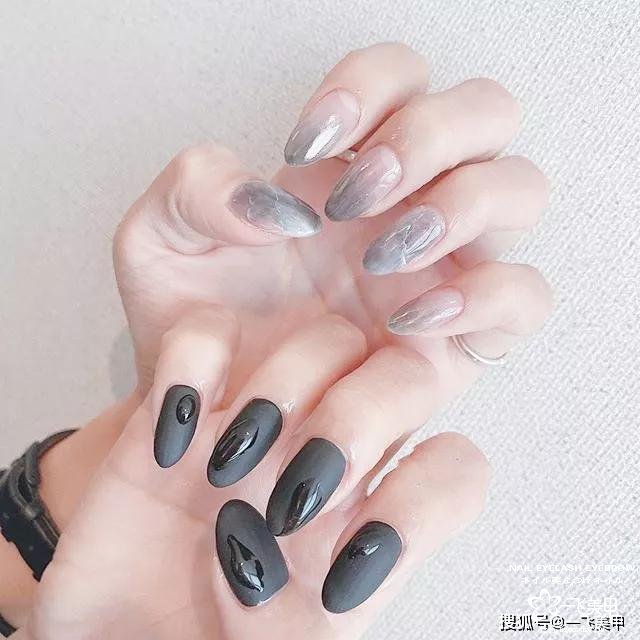 我的天啊！居然黑色美甲也可這樣溫柔好看呢