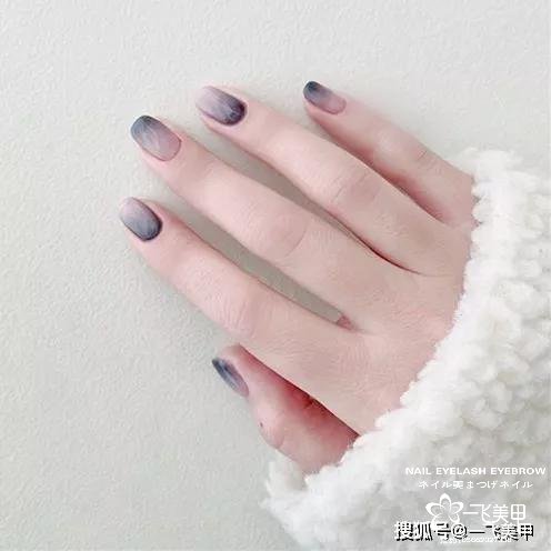 我的天??！居然黑色美甲也可這樣溫柔好看呢