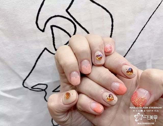 雖然不能出門，我們還是為你們準(zhǔn)備了這一年的情人節(jié)美甲，暫時只能看看了
