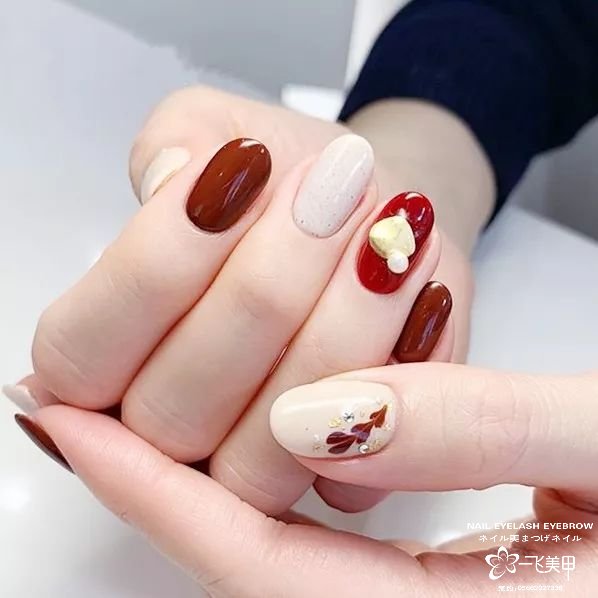 雖然不能出門，我們還是為你們準(zhǔn)備了這一年的情人節(jié)美甲，暫時(shí)只能看看了