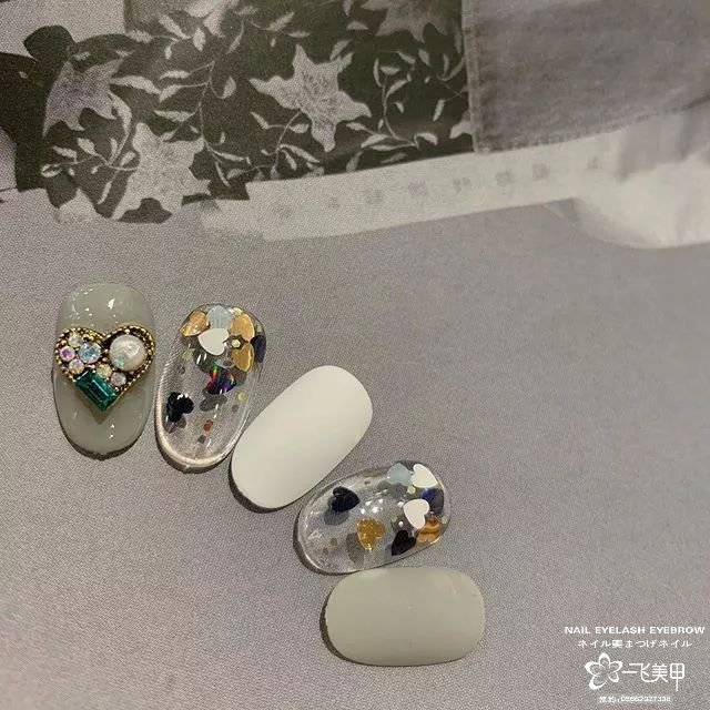 雖然不能出門，我們還是為你們準(zhǔn)備了這一年的情人節(jié)美甲，暫時只能看看了