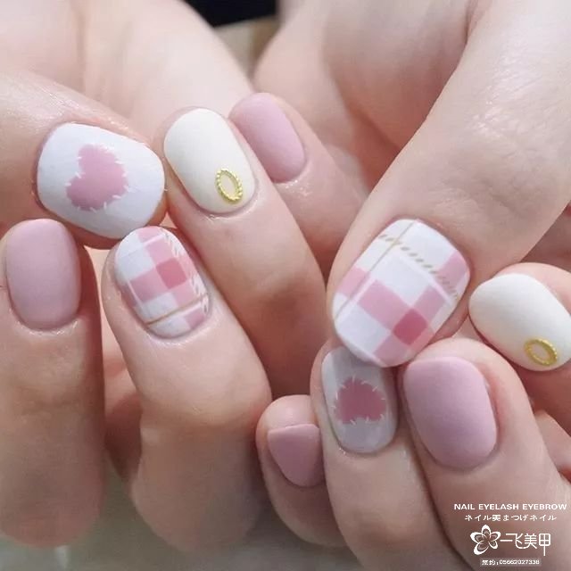 雖然不能出門，我們還是為你們準(zhǔn)備了這一年的情人節(jié)美甲，暫時只能看看了