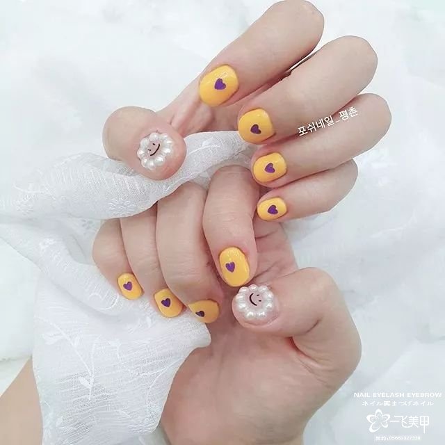 雖然不能出門，我們還是為你們準(zhǔn)備了這一年的情人節(jié)美甲，暫時只能看看了