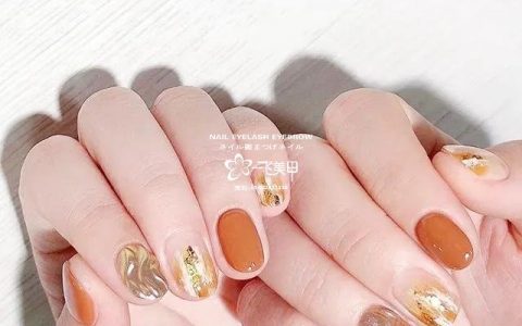 南方的姑娘，讓我們一起來做個(gè)汽水色美甲吧