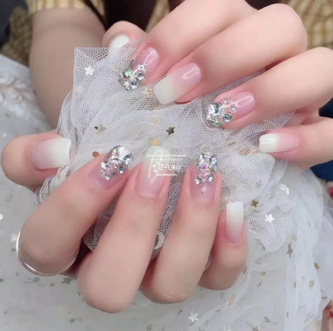 疫情快結(jié)束啦！推遲結(jié)婚的新人快來選新娘甲