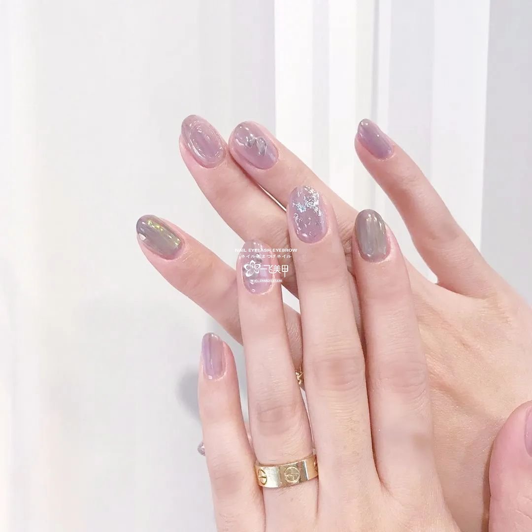 春天里我喜歡的淡紫色美甲
