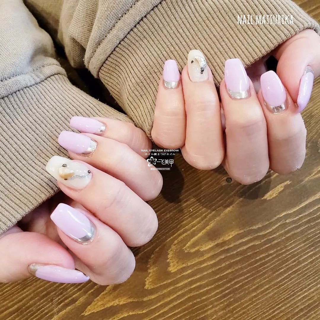 春天里我喜歡的淡紫色美甲