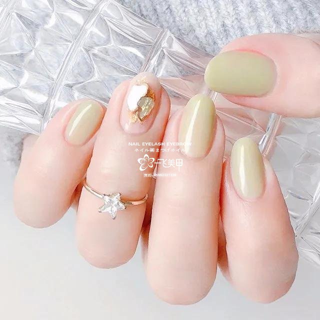 適合春天的3款綠色美甲，好養(yǎng)眼??！