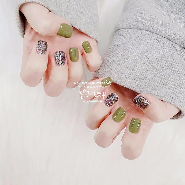 適合春天的3款綠色美甲，好養(yǎng)眼啊！