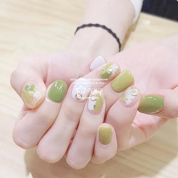 適合春天的3款綠色美甲，好養(yǎng)眼啊！