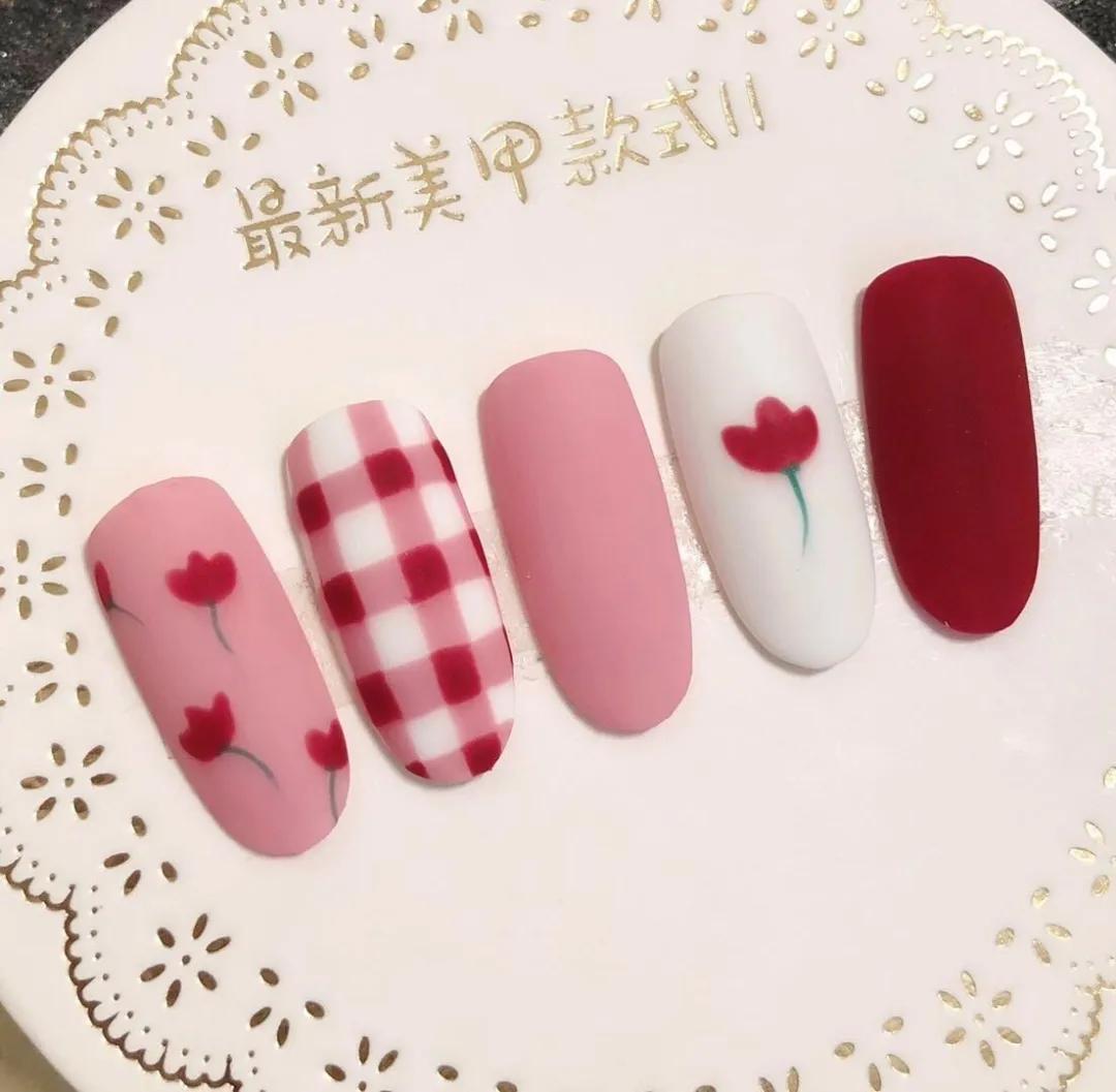 春夏交接的ins風磨砂短款美甲，就是這么誘人
