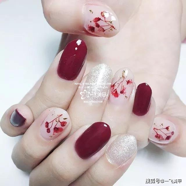 干花美甲要怎么搭才好看呢？