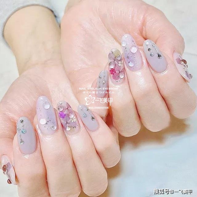 干花美甲要怎么搭才好看呢？