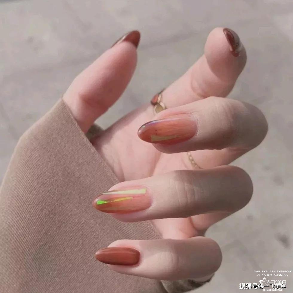 超仙氣的透感碎玻璃美甲，誰做誰美