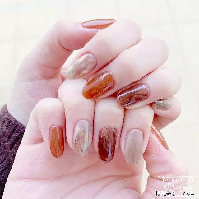 超仙氣的透感碎玻璃美甲，誰做誰美