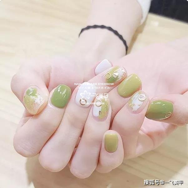 清新自然的大氣綠色系美甲推薦