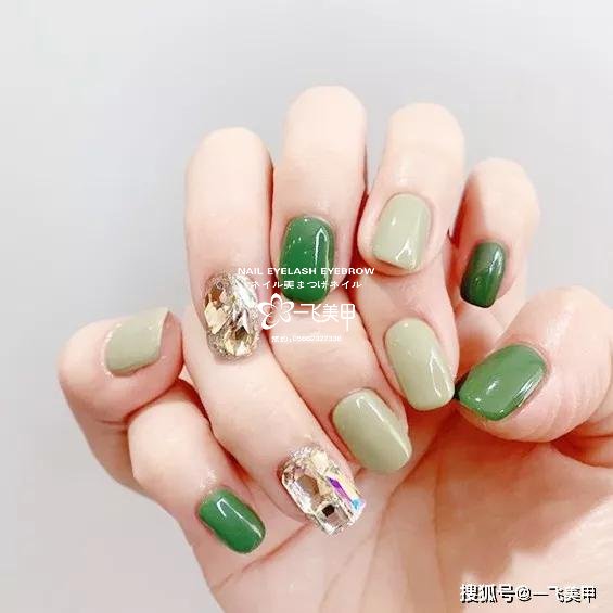 清新自然的大氣綠色系美甲推薦