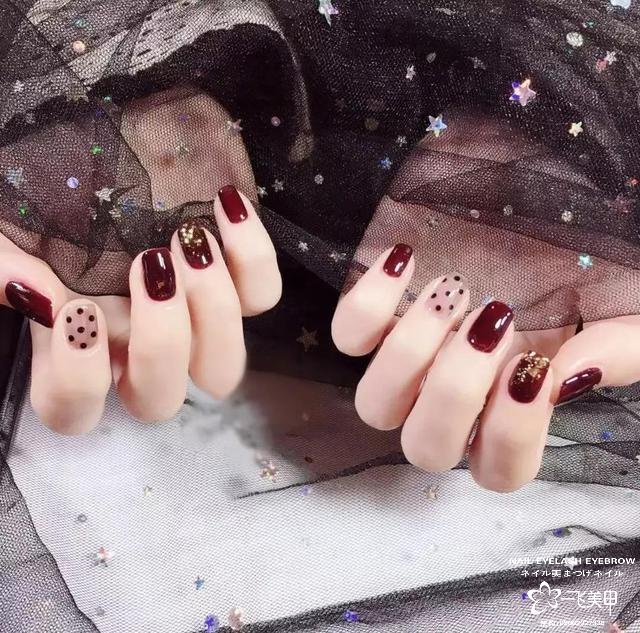 顯白又美艷，葡萄酒紅美甲真的是誰也抵擋不了！