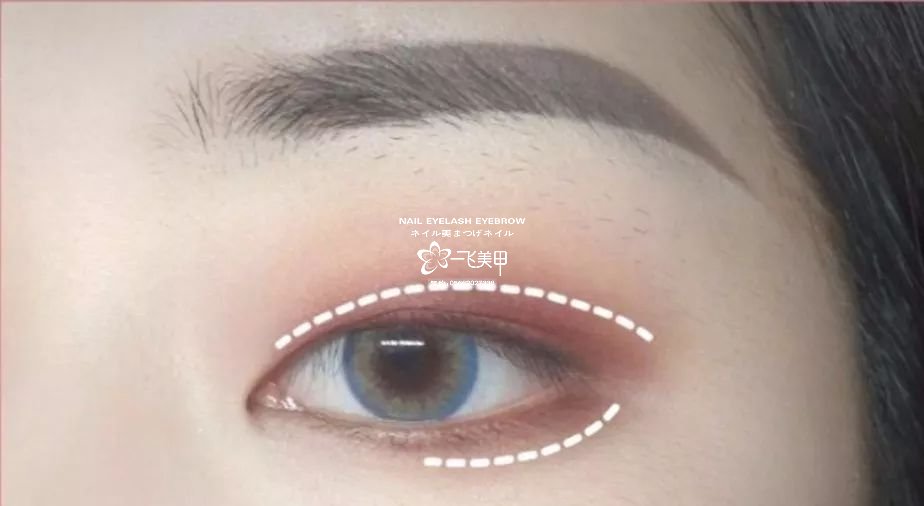 單眼皮和腫眼泡眼妝怎么畫？新手化妝必看的眼妝教程！