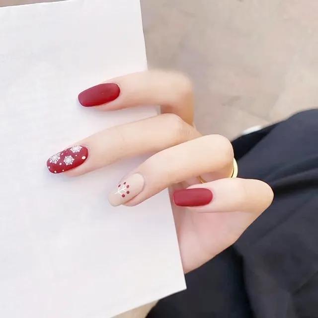 春夏交接的ins風磨砂短款美甲，就是這么誘人