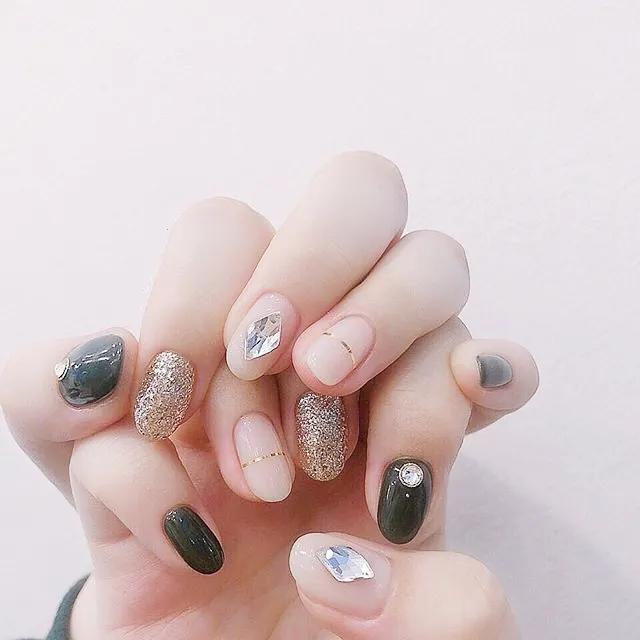 lisa是什么寶藏女孩啊，同款美甲也太種草了吧