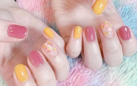 如何把春夏裝進(jìn)美甲里？糖果色系做到了