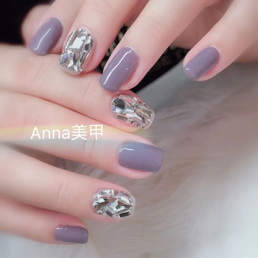 揭曉2020年超流行的神仙美甲色