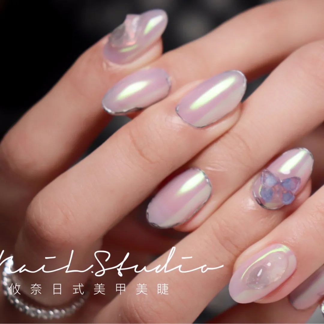 蝴蝶+極光色美甲，太美了
