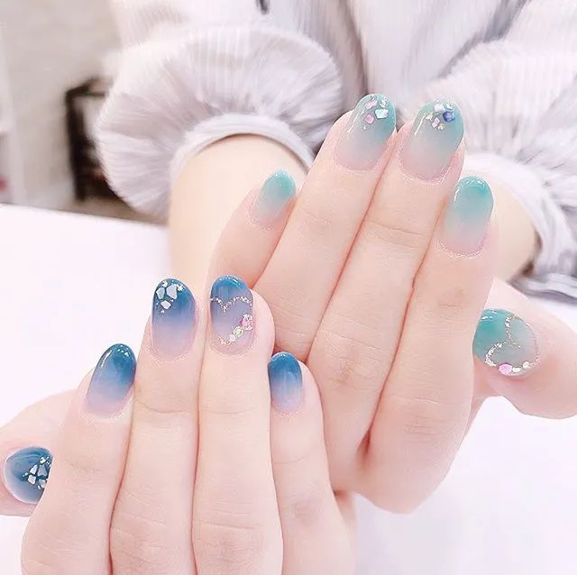 高級！這才是藍(lán)色美甲的正確打開方式