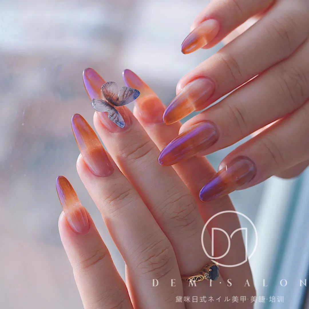 蝴蝶+極光色美甲，太美了