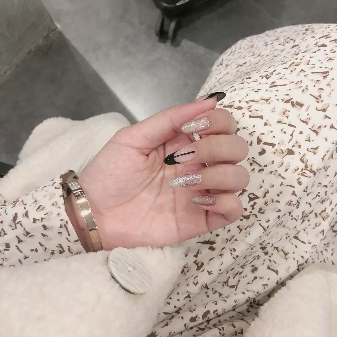 換新美甲款式，找不到美甲靈感？看看這里有沒有你喜歡的