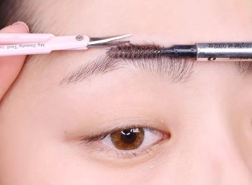 眉毛怎么都畫不好？你需要新手化妝專屬的畫眉教程！