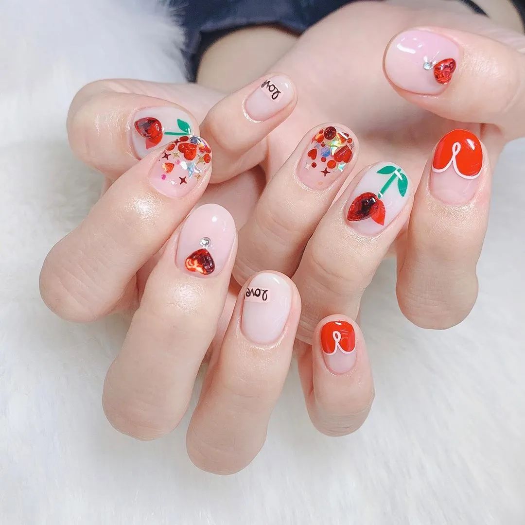 韓式花花美甲清新又可愛