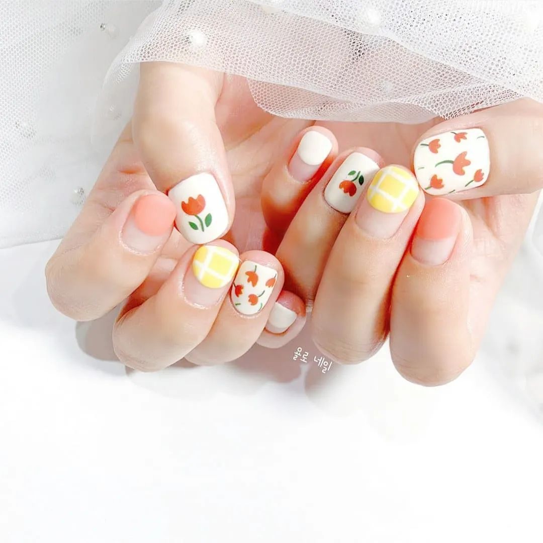 韓式花花美甲清新又可愛