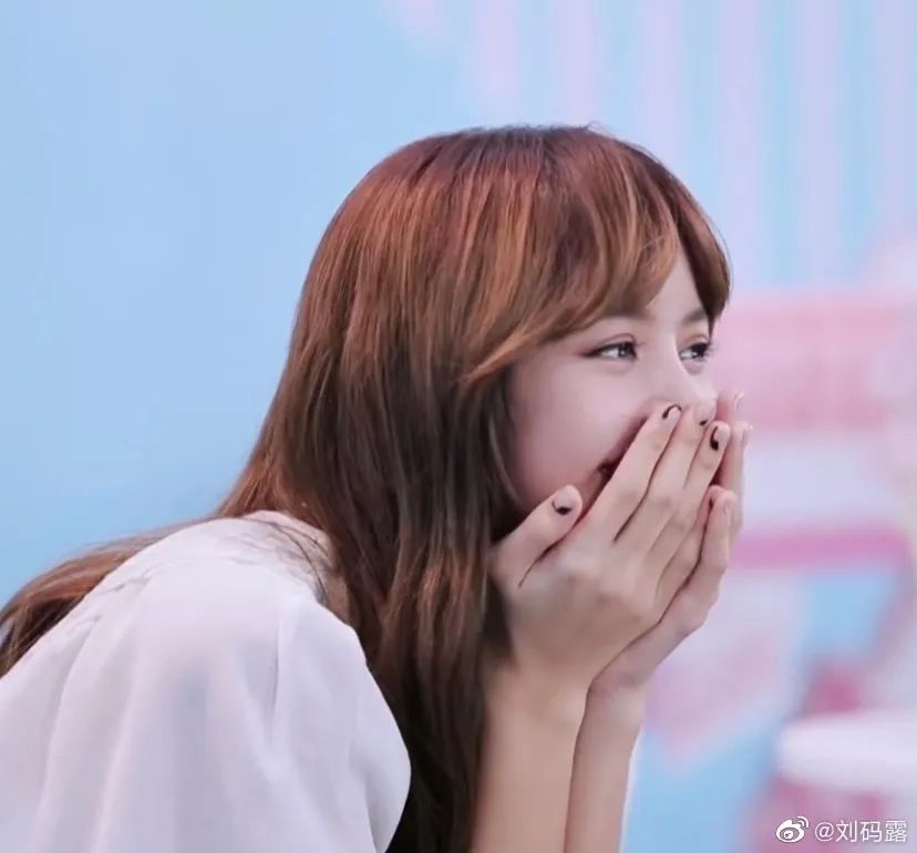 Lisa、宋妍霏……同款美甲，我都給你們扒出來了！