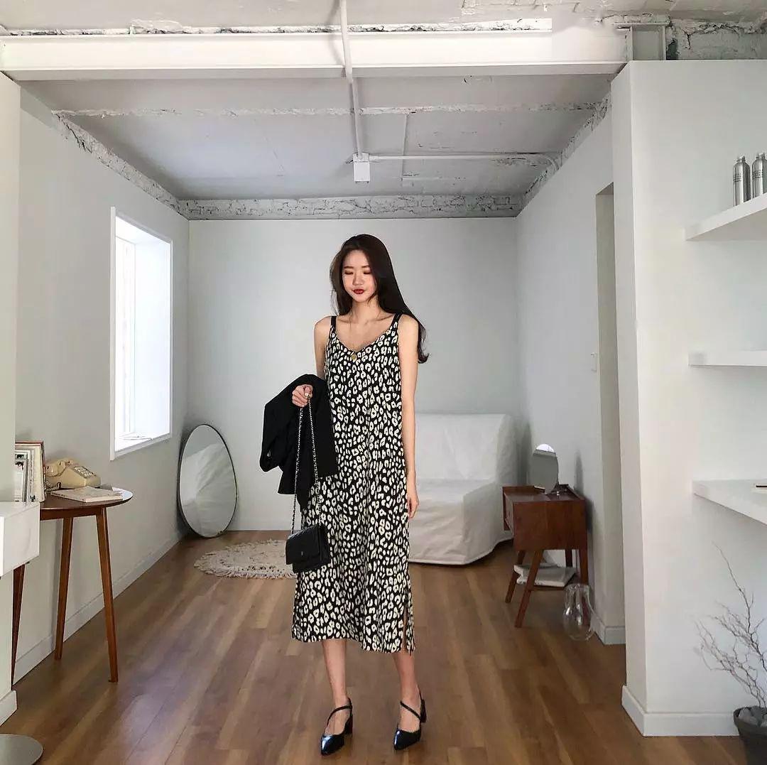 楊冪又靠“初戀鞋”上熱搜了？隨便穿都美到窒息！