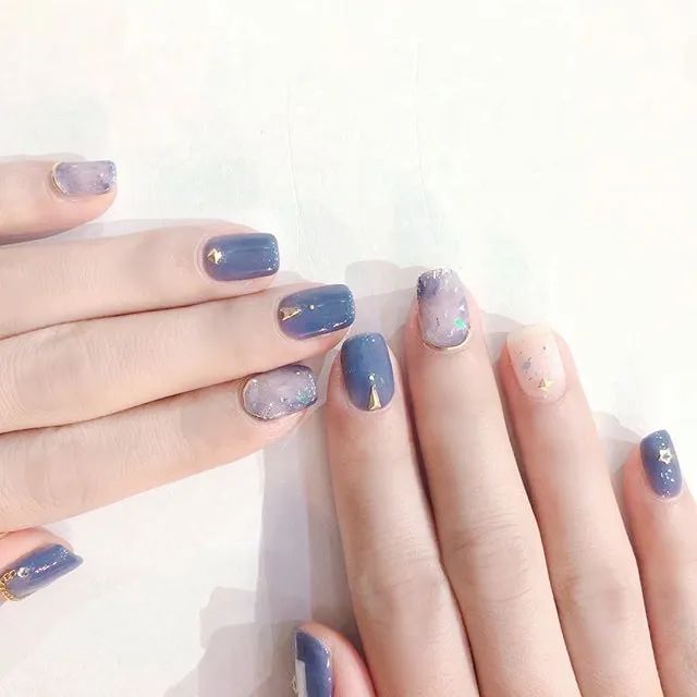 高級(jí)！這才是藍(lán)色美甲的正確打開方式