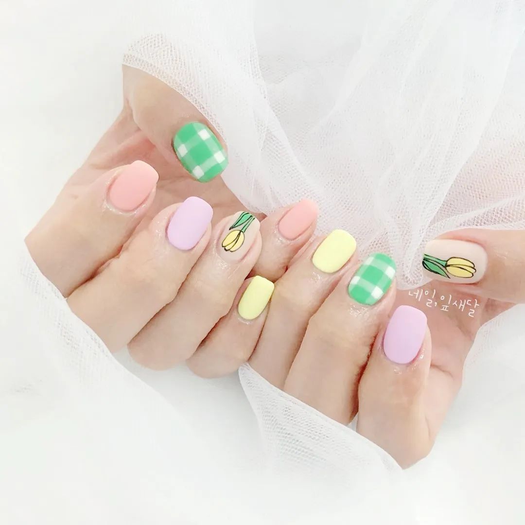 韓式花花美甲清新又可愛
