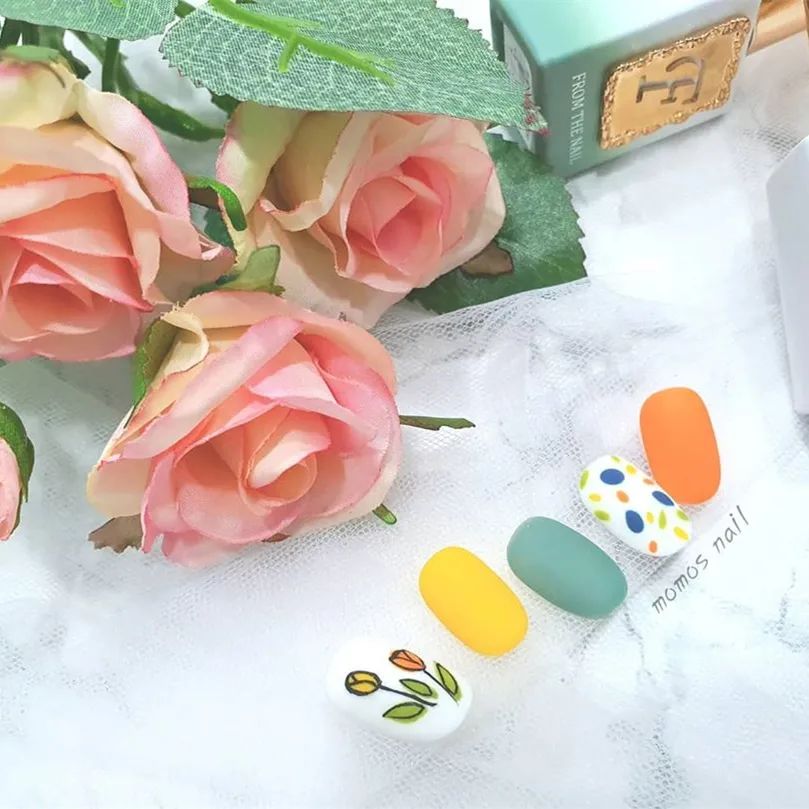 韓式花花美甲清新又可愛