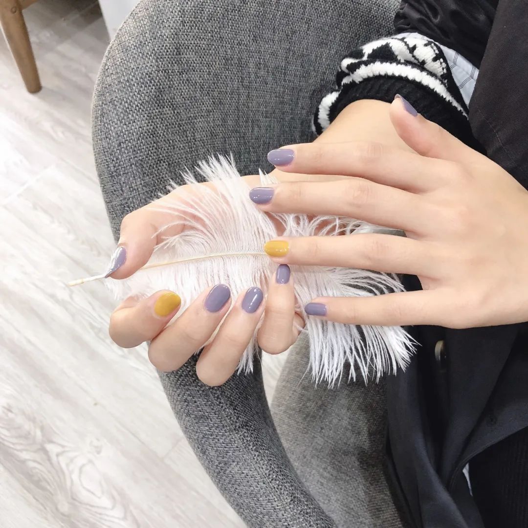 揭曉2020年超流行的神仙美甲色